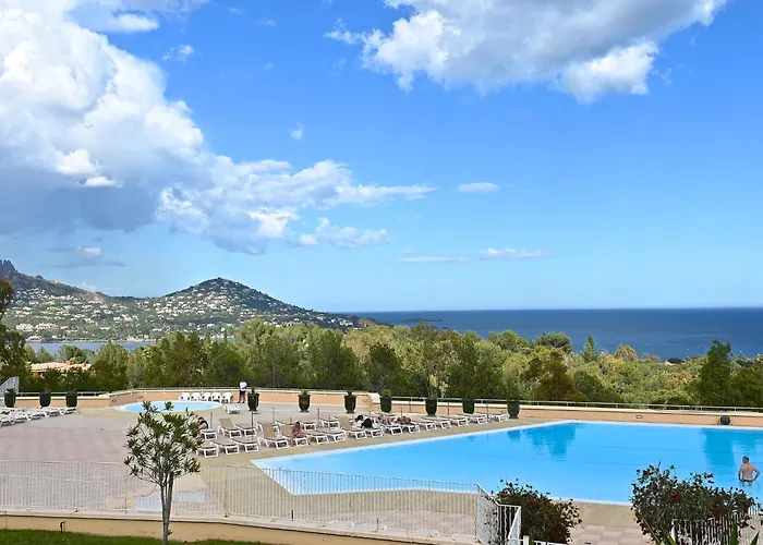 Апартаменты Village Cap Esterel - Le Village-81 By Interhome